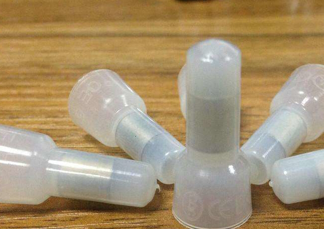 閉端端子